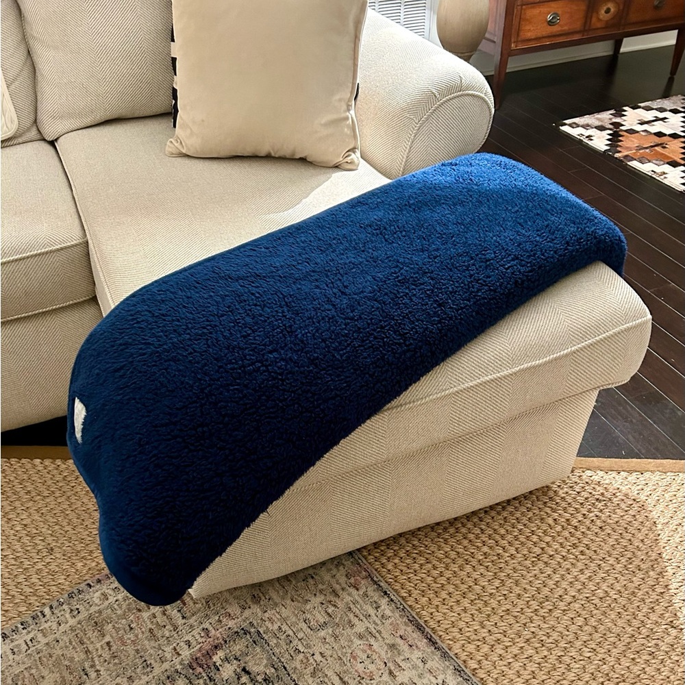 “A New Beginning” Fleece/Sherpa Navy Throw